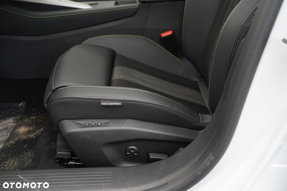 Peugeot 408 1.2 PureTech mHEV GT S&S e-DSC6 - 12