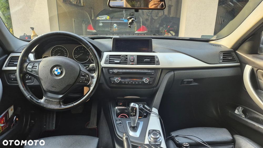 BMW Seria 3 318d - 4