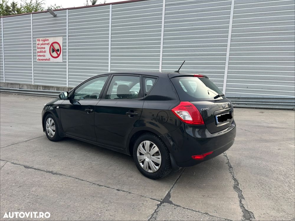 Kia Ceed - 13