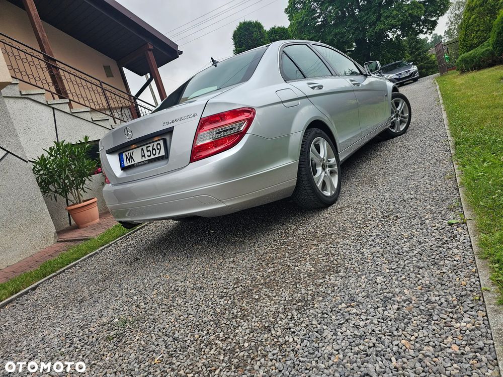 Mercedes-Benz Klasa C 180 Kompressor BlueEFFICIENCY - 18