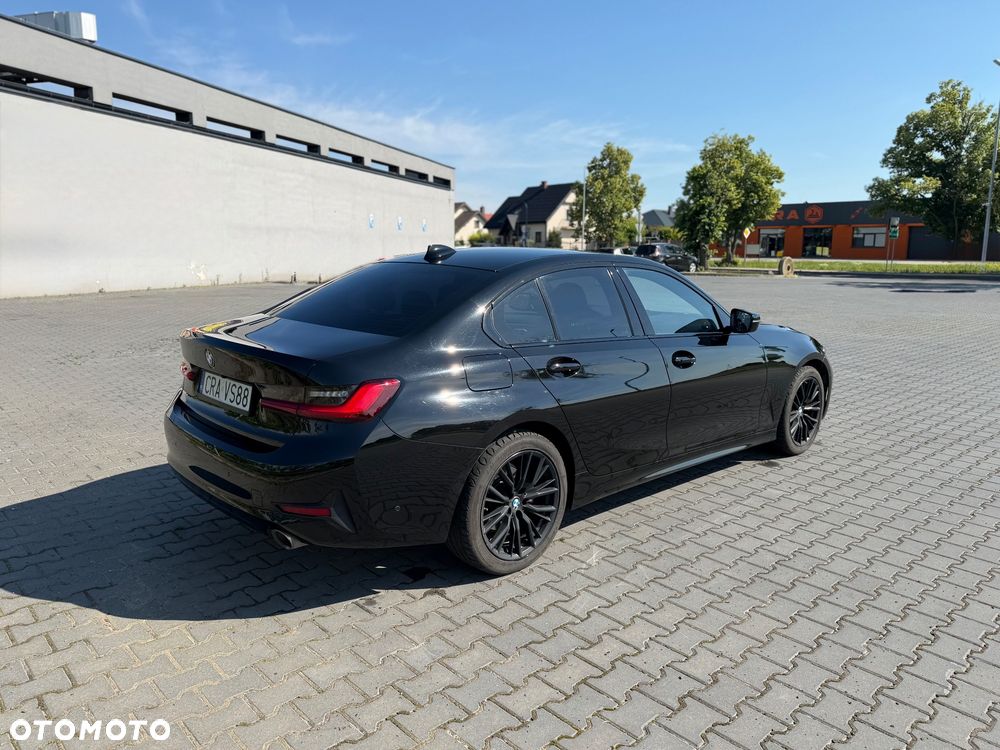 BMW Seria 3 320i xDrive Sport Line - 4