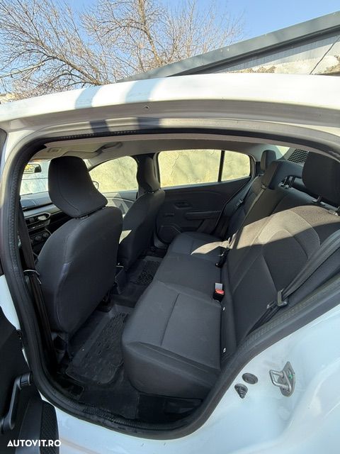 Dacia Logan TCe 90 MT6 Comfort - 8