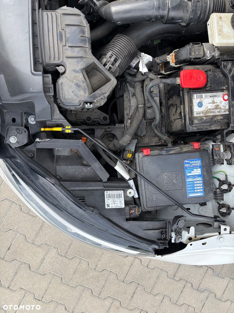Peugeot 308 1.2 PureTech GPF GT Pack S&S - 26