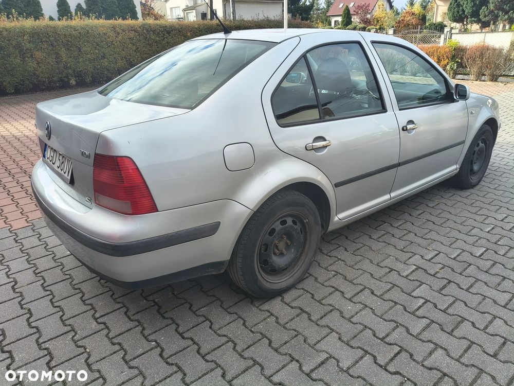 Volkswagen Bora 2001 photo 3