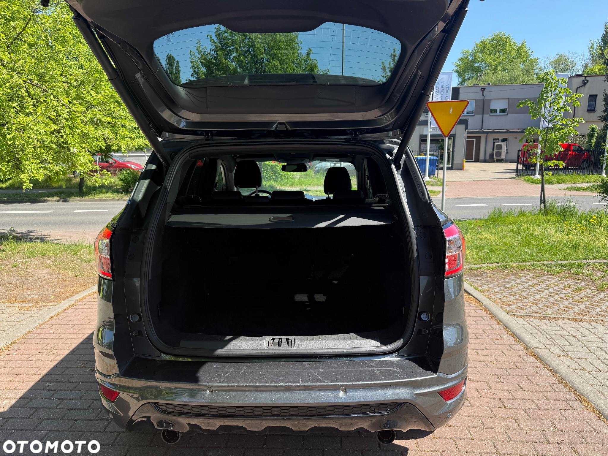 Ford Kuga 1.5 EcoBoost 2x4 ST-Line - 11