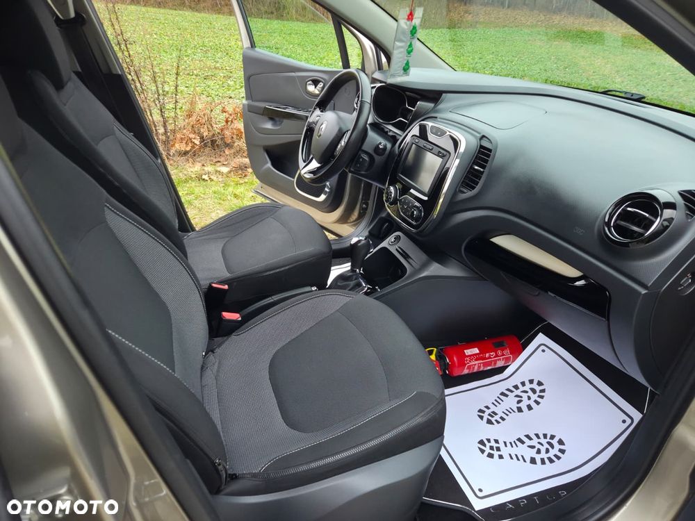 Renault Captur 1.2 TCe Helly Hansen EDC - 17