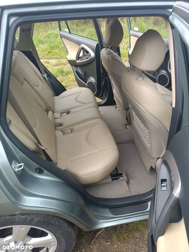 Toyota RAV4 2.0 VVT-i Prestige - 8