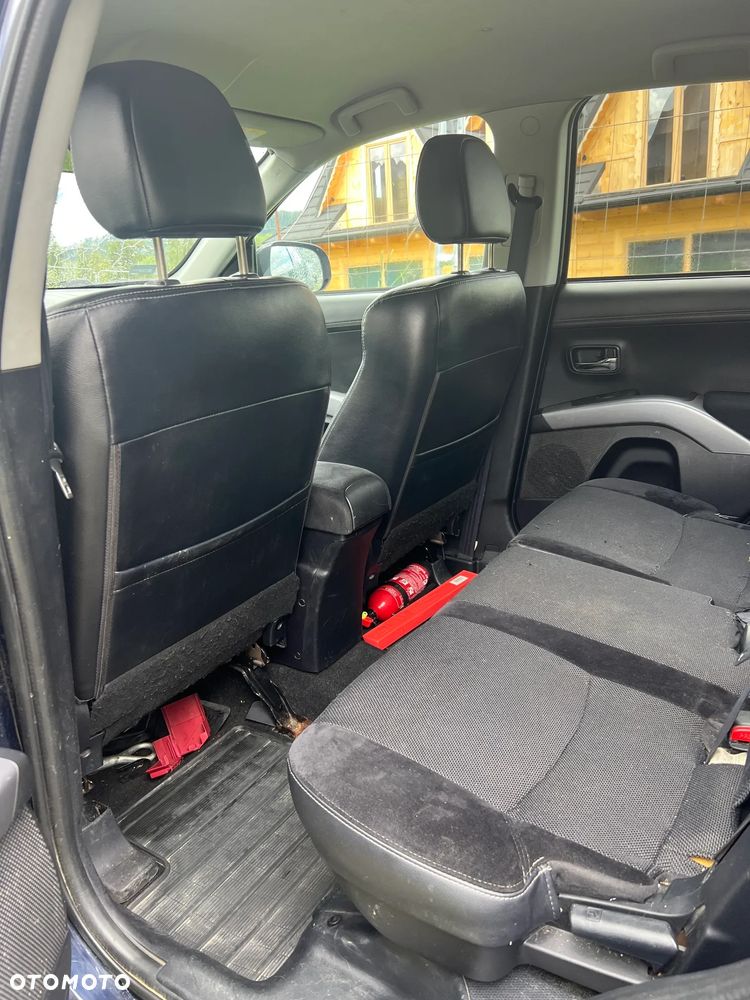 Mitsubishi Outlander - 11
