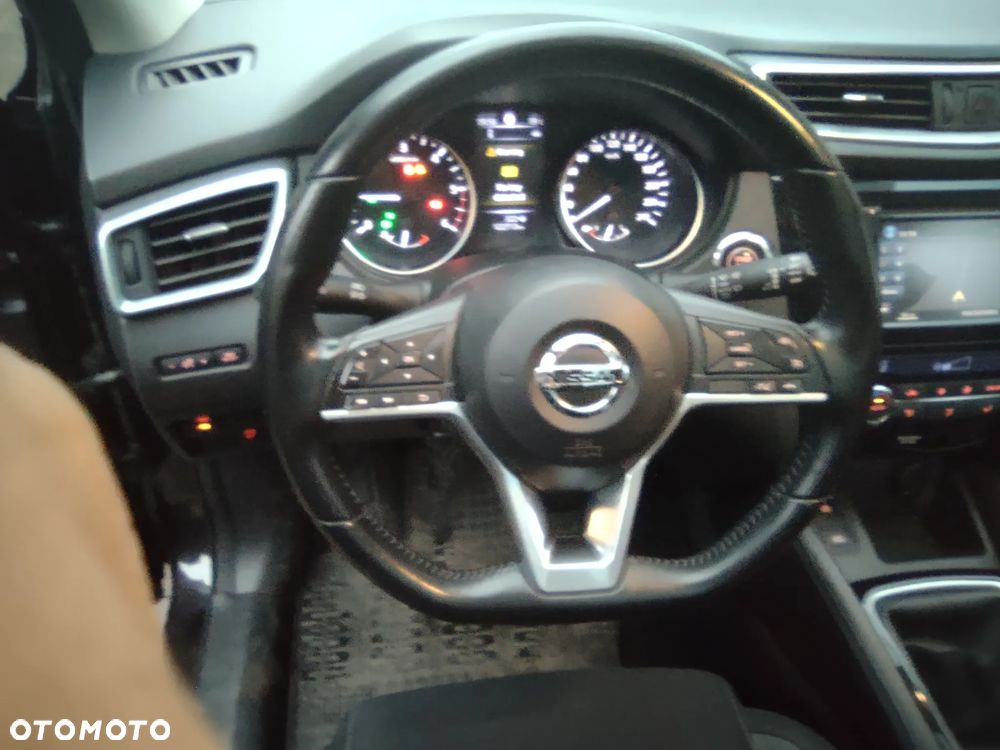 Nissan Qashqai 1.6 DCi 4x4 N-Connecta EU6 - 17