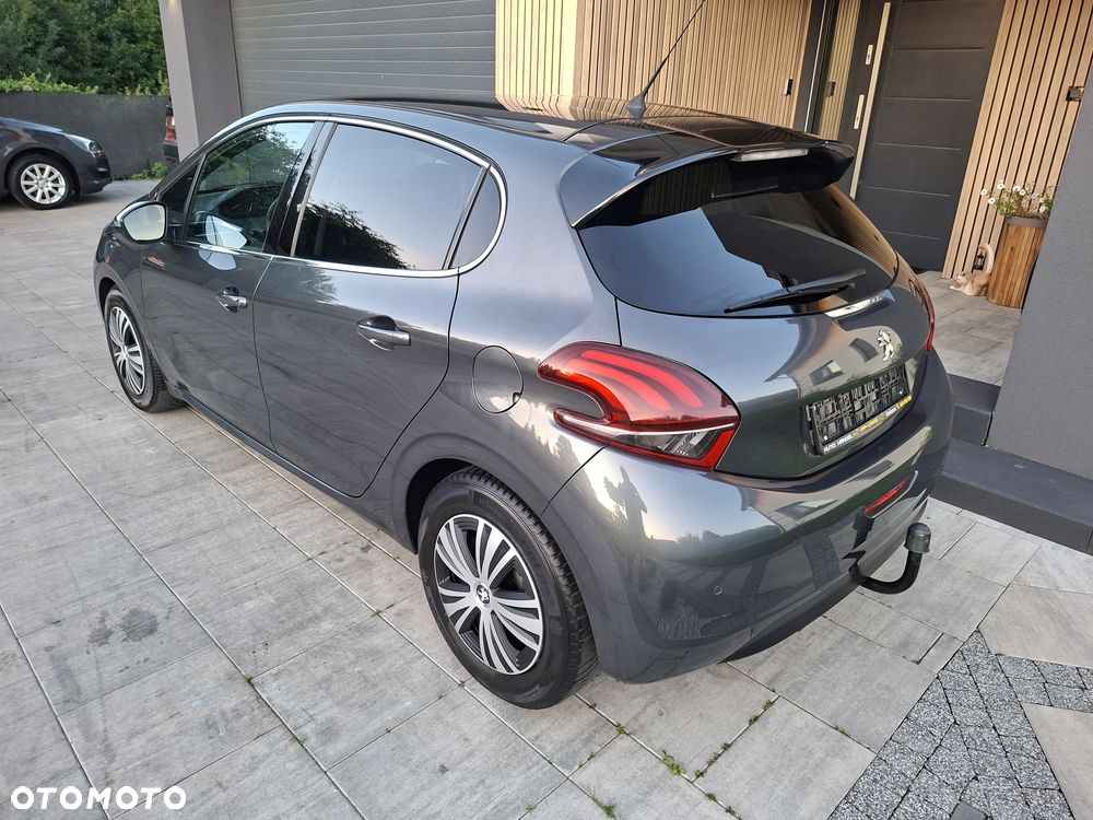 Peugeot 208 - 3