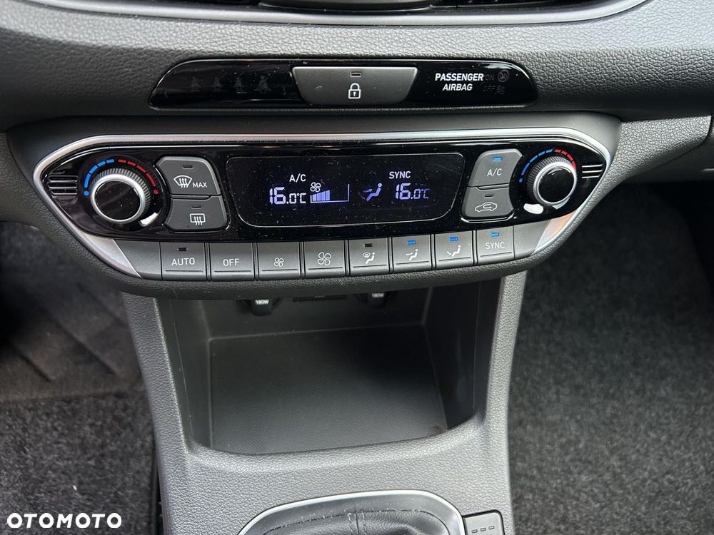 Hyundai i30 - 24