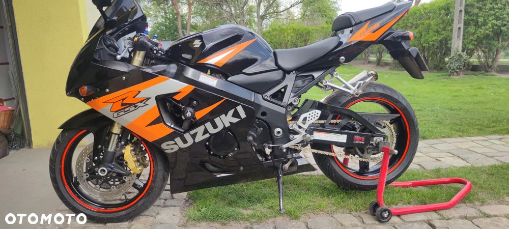 Suzuki GSX-R - 1