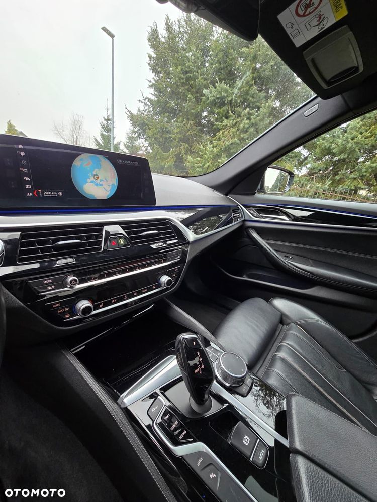 BMW Seria 5 530e iPerformance M Sport sport - 17
