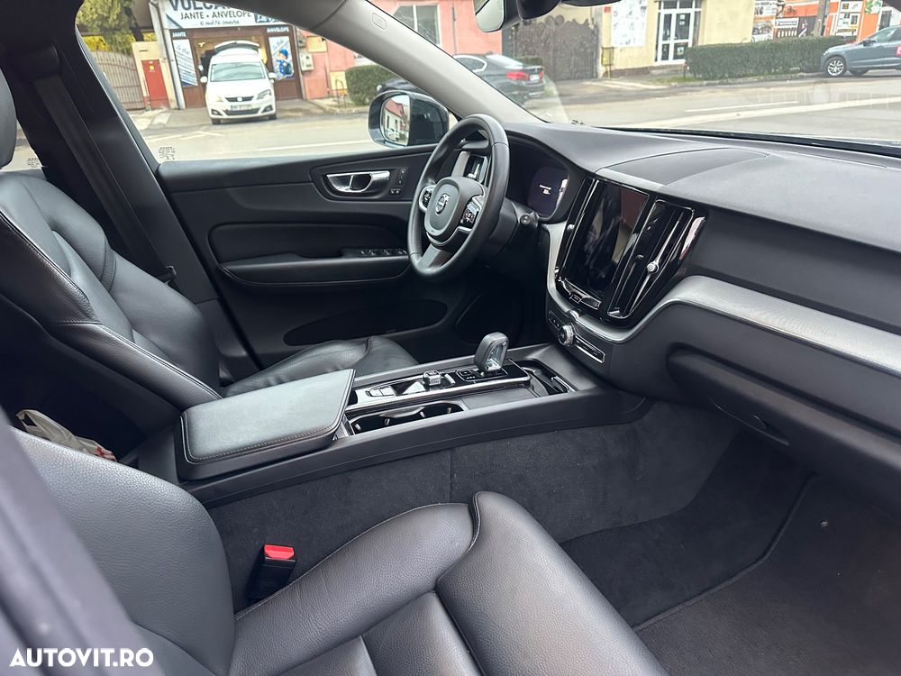 Volvo XC 60 B4 D Ultimate Dark - 32