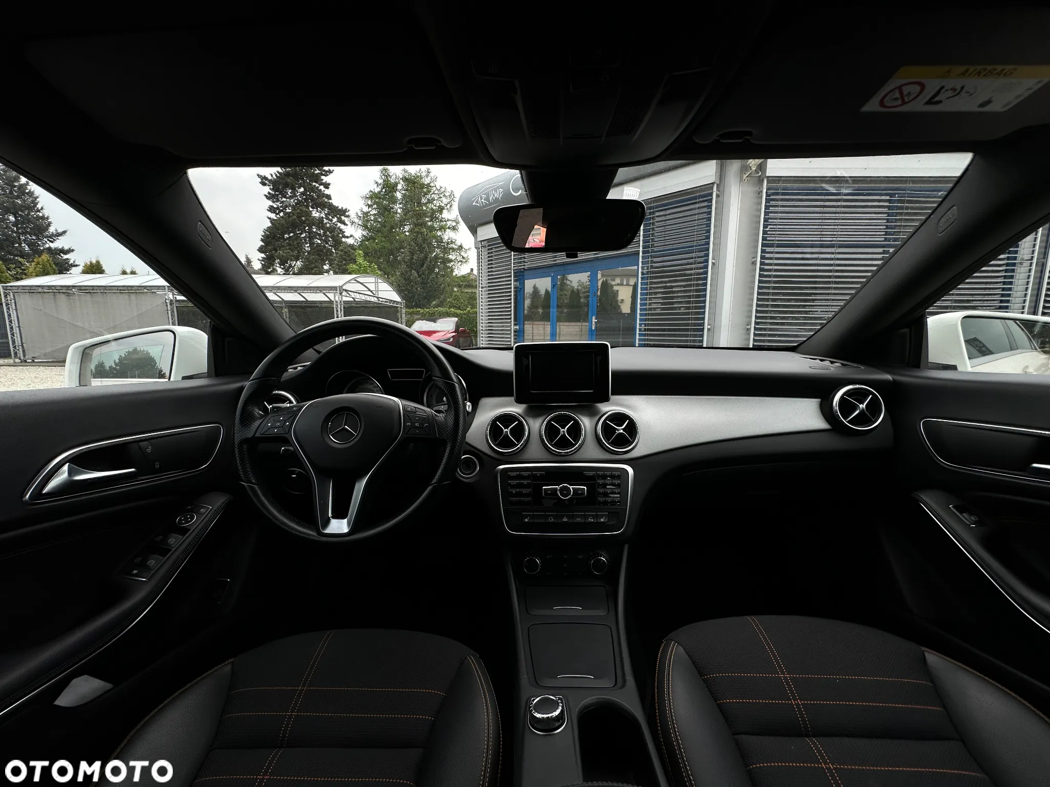 Mercedes-Benz CLA 180 7G-DCT - 10
