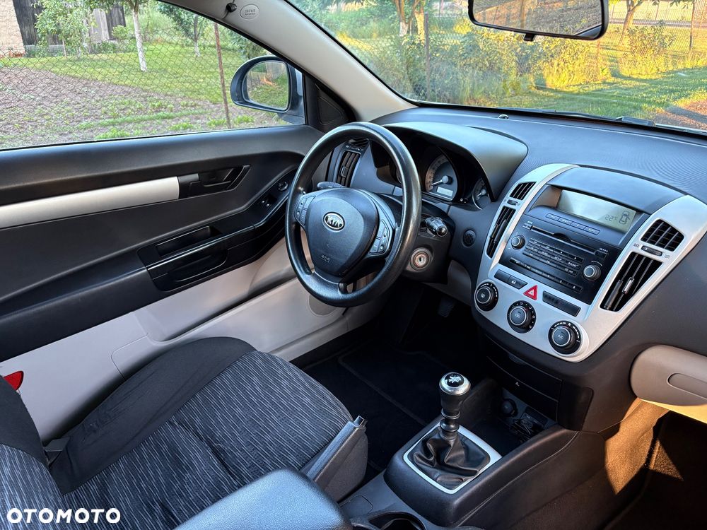 Kia Ceed 1.6 M - 12