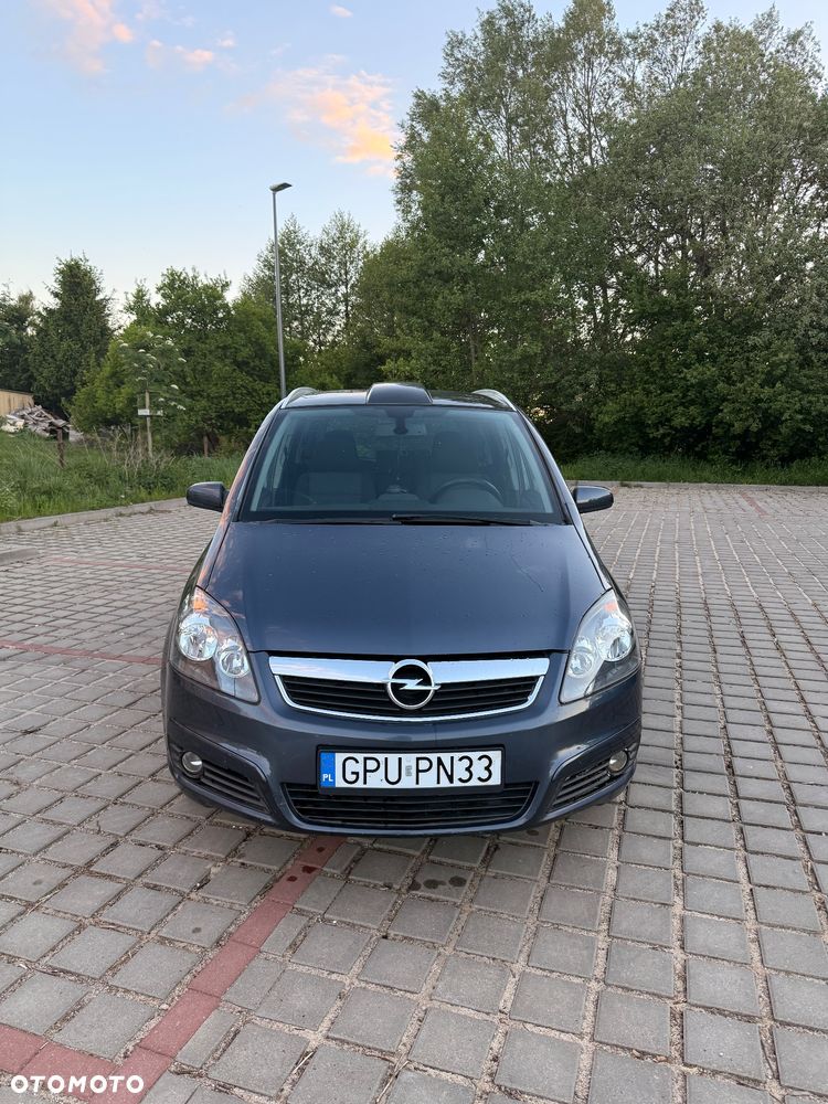 Opel Zafira 1.8 Cosmo - 3