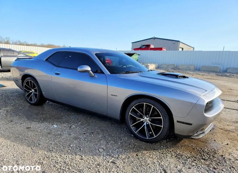 Dodge Challenger - 5