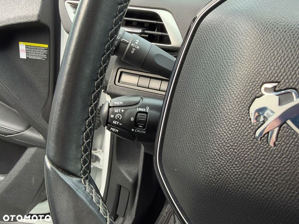 Peugeot 5008 1.2 PureTech Allure S&S - 35