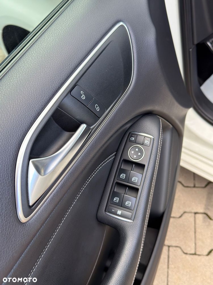 Mercedes-Benz Klasa B 200 CDI (BlueEFFICIENCY) - 27