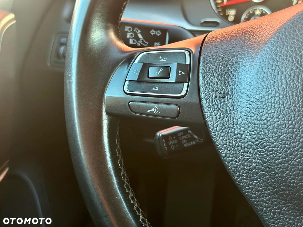 Volkswagen Passat 1.8 TSI BMT Highline - 21