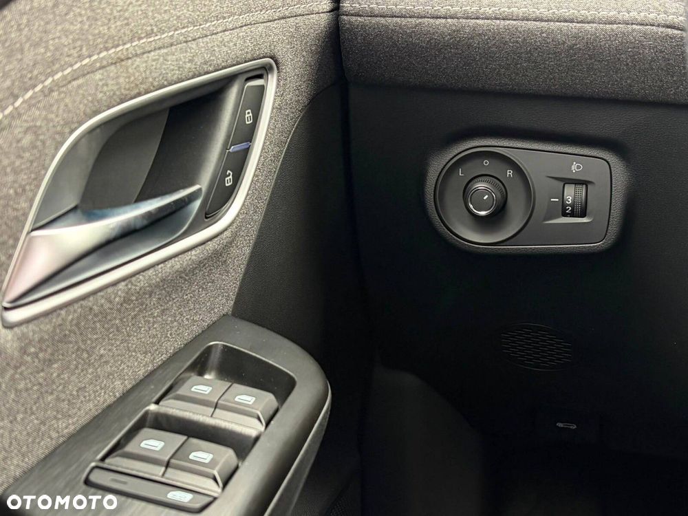 MG ZS Hybrid+ - 35