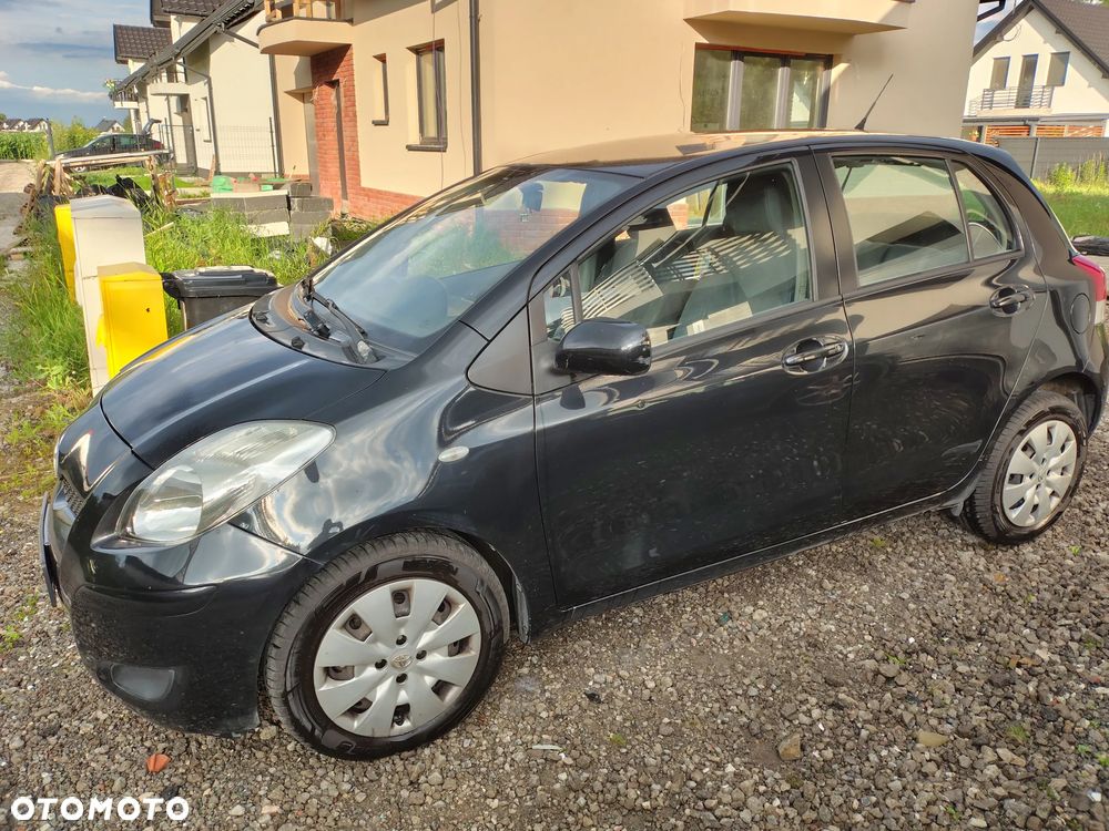 Toyota Yaris 1.33 Luna - 1