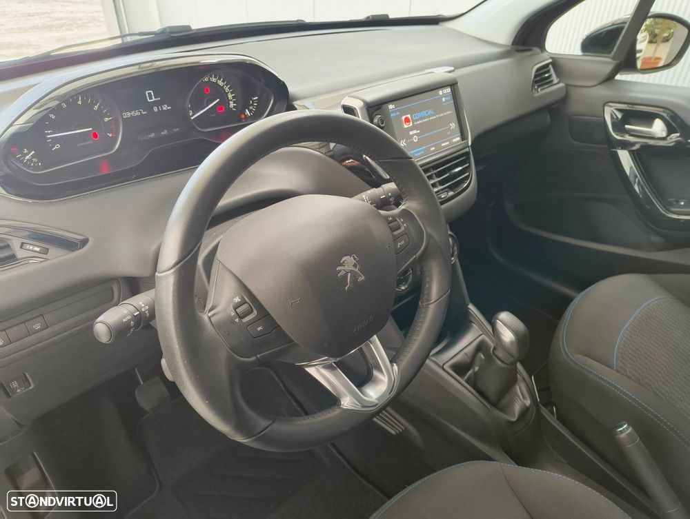 Peugeot 208 1.2 PureTech Signature - 16