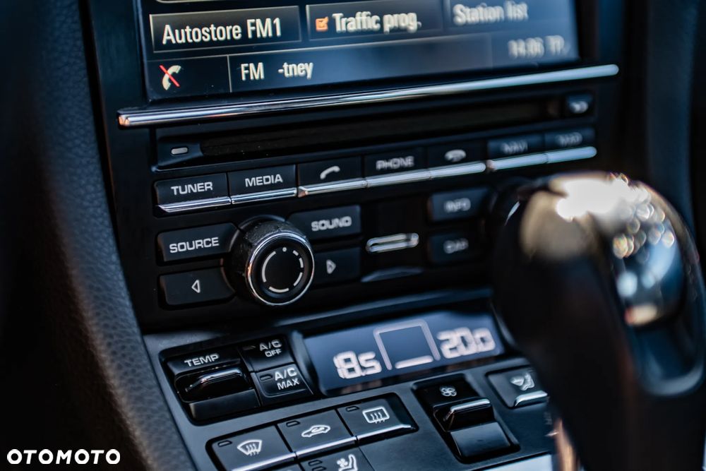 Porsche 911 Carrera PDK - 23
