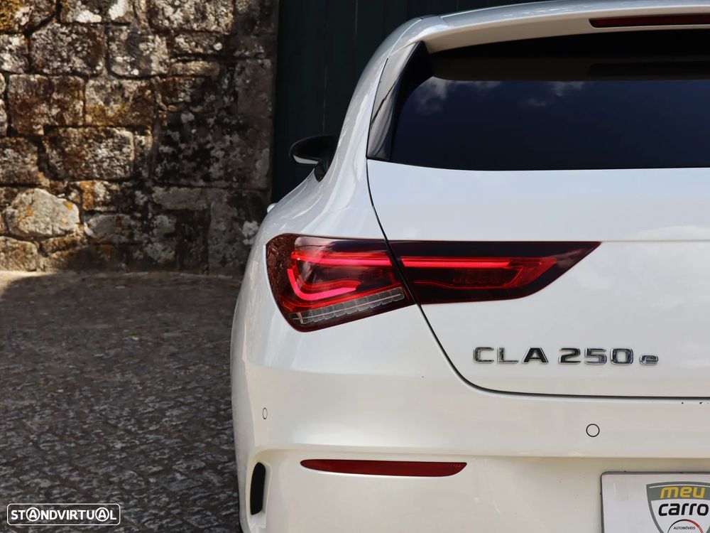 Mercedes-Benz CLA 250 e 8G-DCT AMG Line - 8