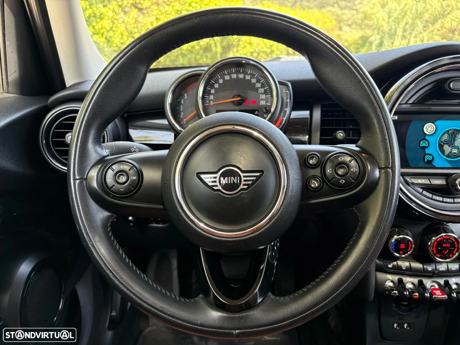 MINI 5 Portas Cooper D Aut. - 22