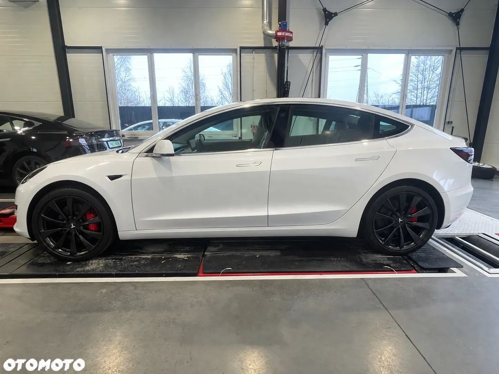 Tesla Model 3 Langstreckenbatterie Allradantrieb Dual Motor Performance - 2