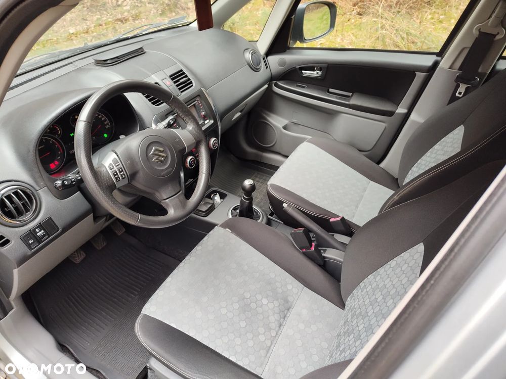 Suzuki SX4 1.6 Premium 4WD - 18