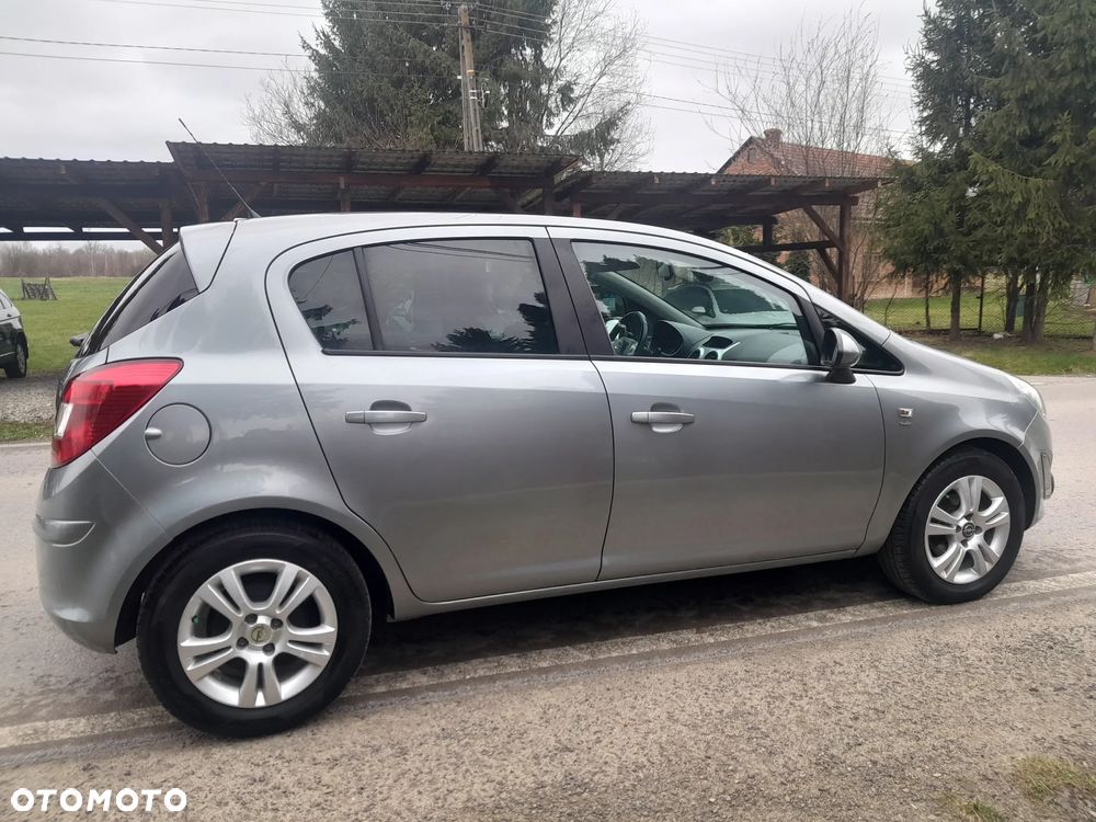 Opel Corsa 1.4 16V 150 Jahre - 7