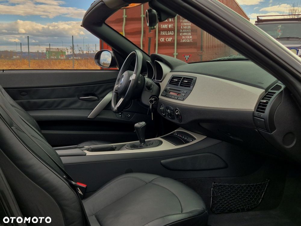 BMW Z4 2.2i - 9