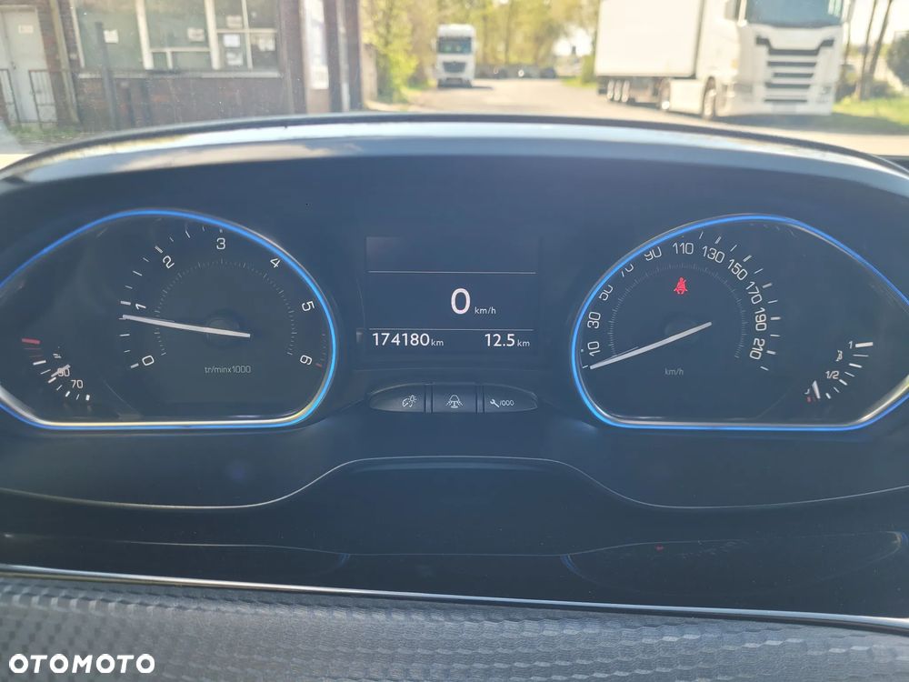Peugeot 2008 e-HDi FAP 92 STOP & START Active - 22
