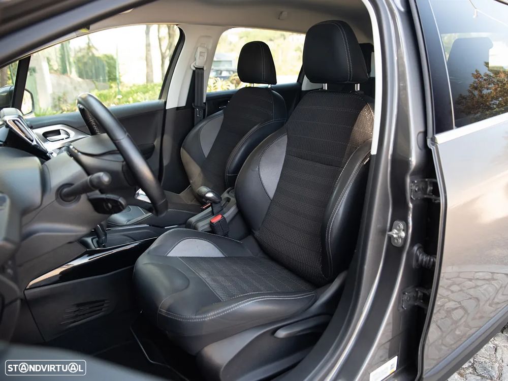 Peugeot 2008 1.2 PureTech Allure EAT6 - 9