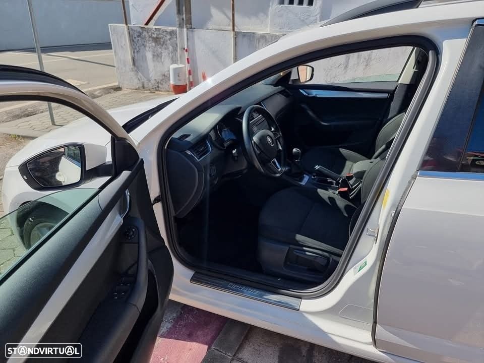 Skoda Octavia Break 2.0 TDI Style - 9