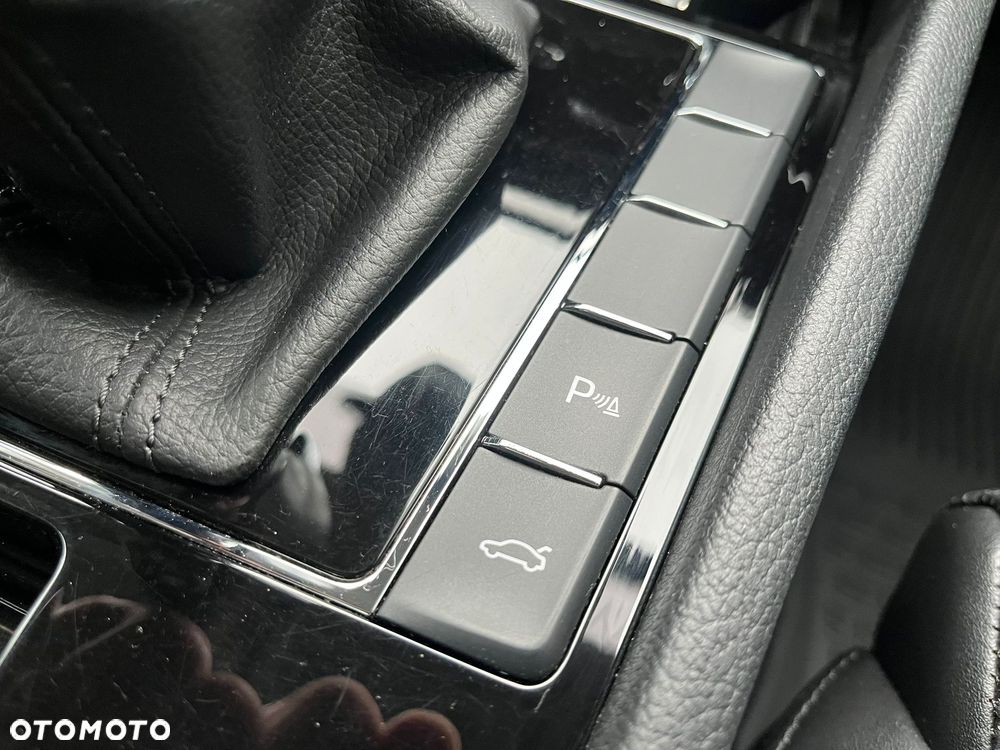 Skoda Superb 2.0 TDI Style DSG - 22