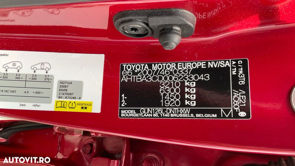 Toyota Hilux 2.8D 204CP 4x4 Double Cab AT Invincible - 36