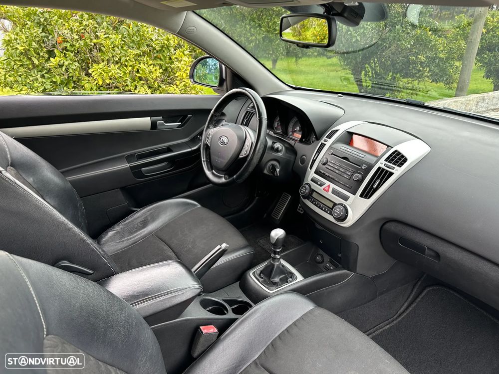 Kia Ceed S Coupé 1.6 CRDi TX - 37