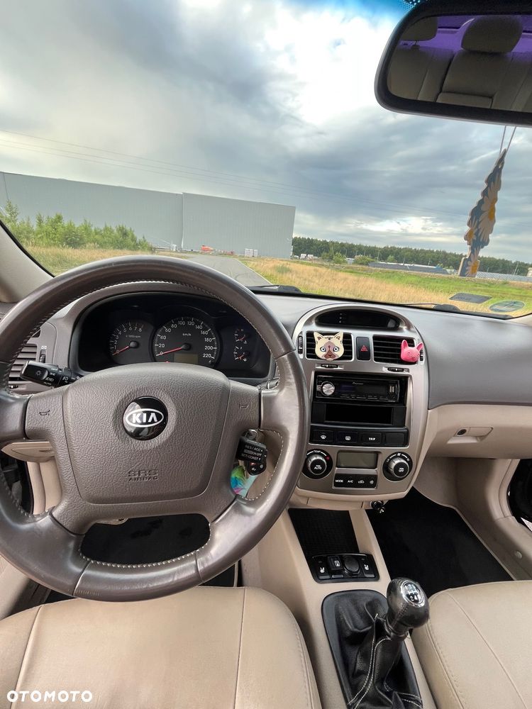 Kia Cerato 2.0 EX - 11