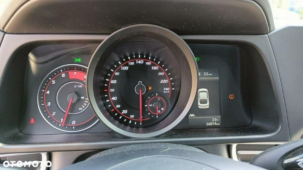 Hyundai Elantra - 11