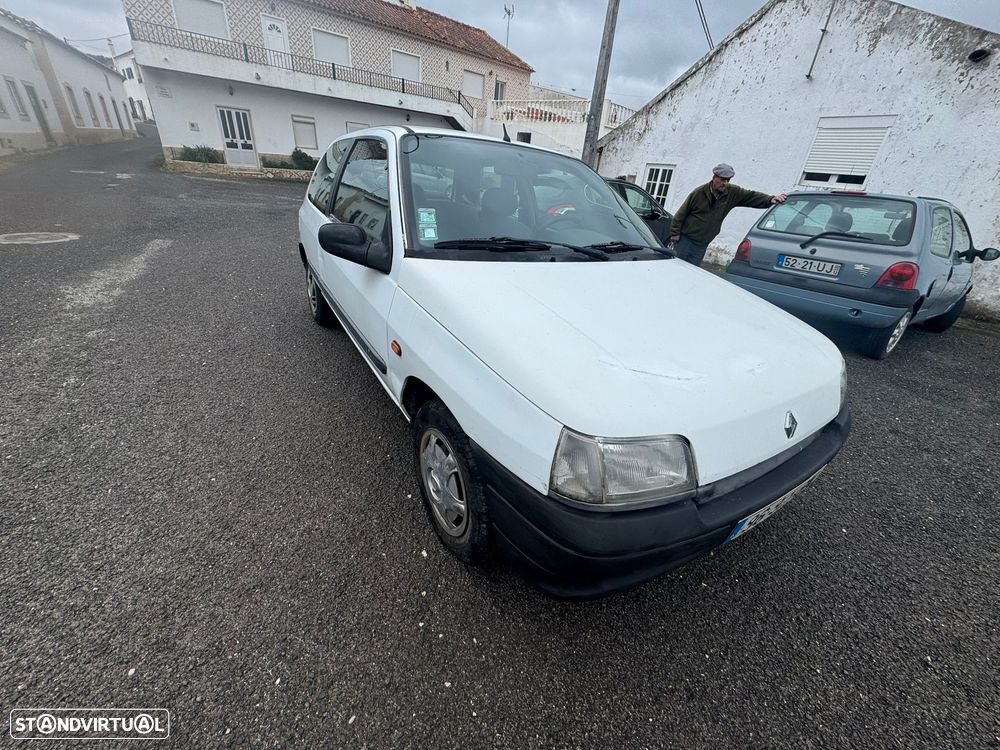 Renault Clio - 1
