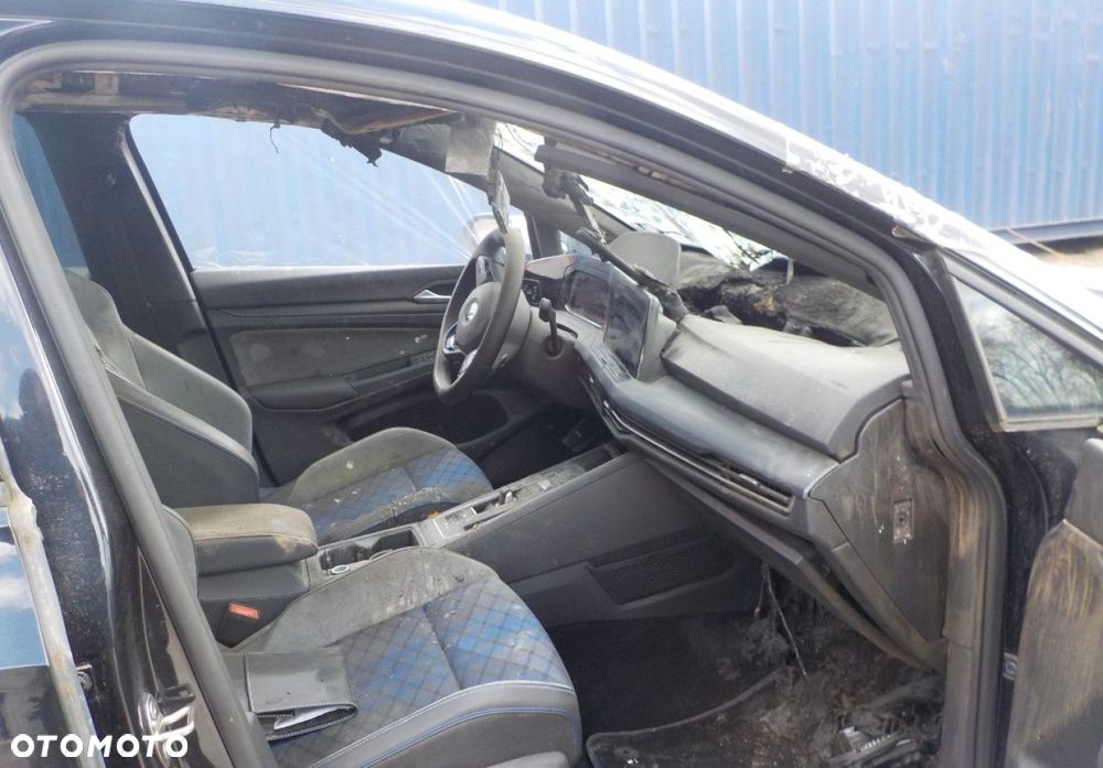 Volkswagen Golf - 12