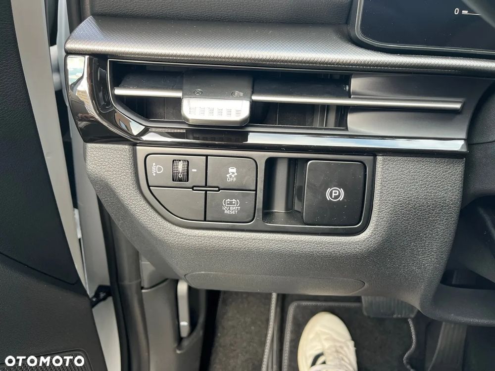 Kia Sportage 1.6 T-GDI HEV M 2WD - 24