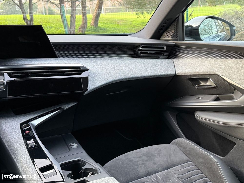 Peugeot E-3008 73 kWh GT - 47