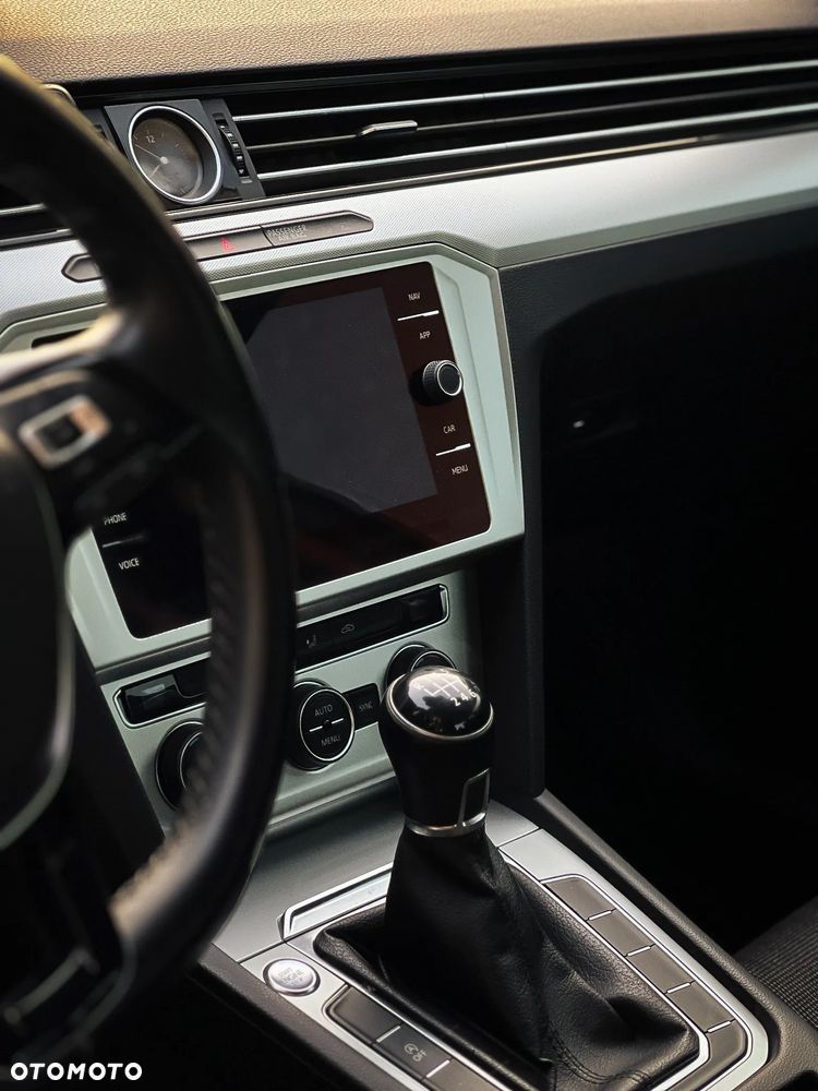 Volkswagen Passat - 5