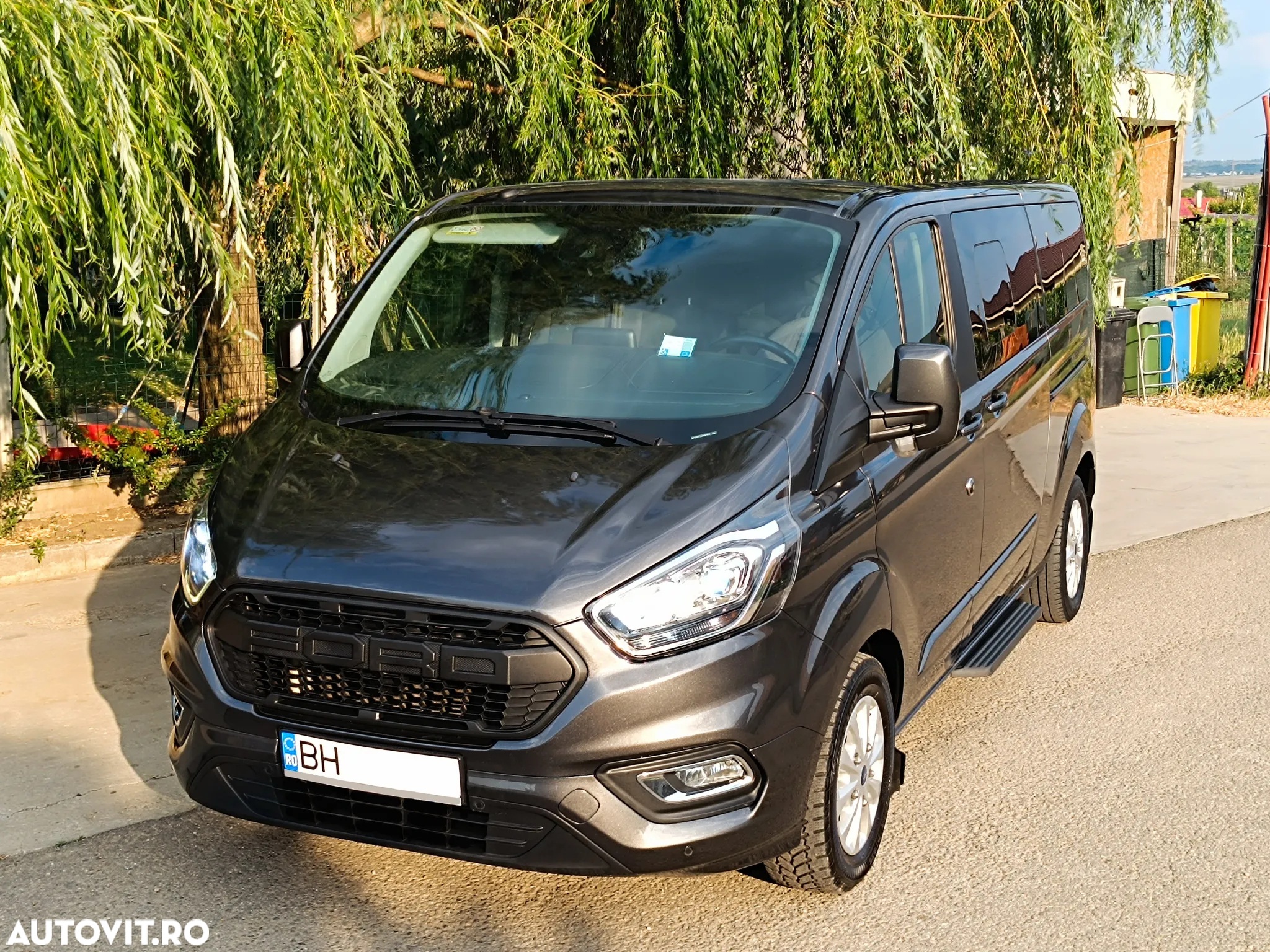 Ford Tourneo Custom Bus 320 2.0 EcoBlue 170 CP L2H1 Titanium Aut. - 2