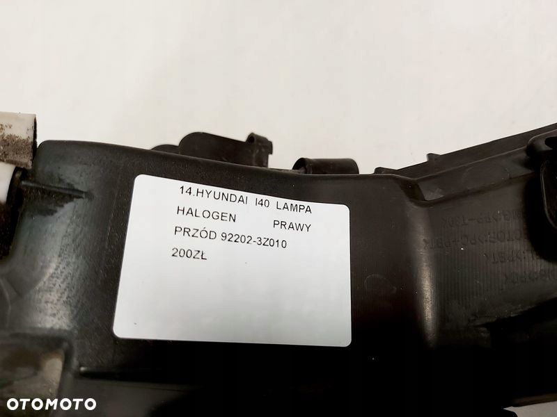 HYUNDAI I40 LAMPA HALOGEN PRZECIWMGIELNA PRAWY PRZÓD 92202-3Z010 - 9
